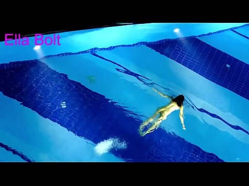 ❤️ Nu mă pot opri din privit, tânără blondă surprinsă înotând goală în piscina stațiunii ELLA BOLT ❌   at ro.downloadassertion.top ❌️❤